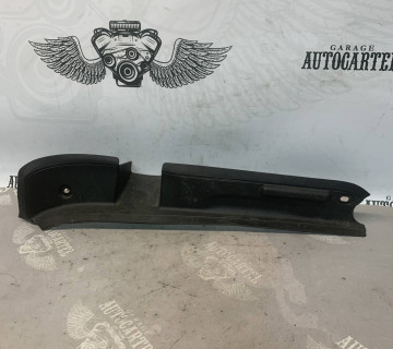 Накладка петлі багажника ліва універсал MERCEDES C-class W204 2046931733