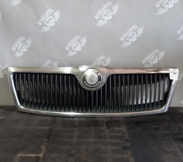Решітка радіатора Skoda Octavia A5 2004-2013 1z0853668, 21481796