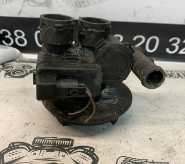 Кран пічки обігрівача Mercedes E w211 a2118320584