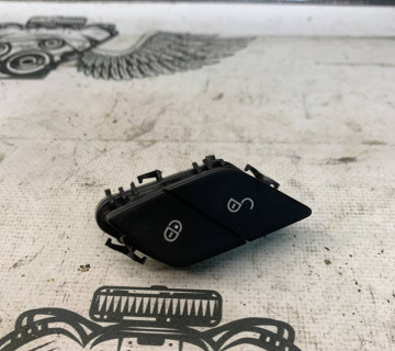 Кнопка центрального замка Mercedes W205 a2059055251