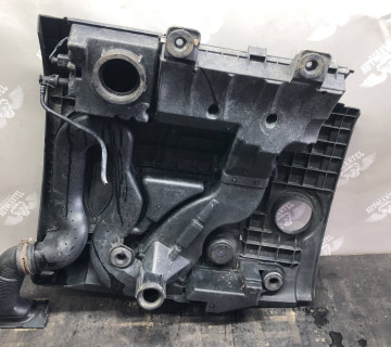 Крышка двигателя skoda octavia 1.6 000050341 03C129607G