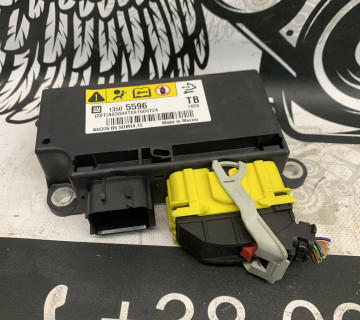 Блок управління AirBag Opel Insignia 13505596
