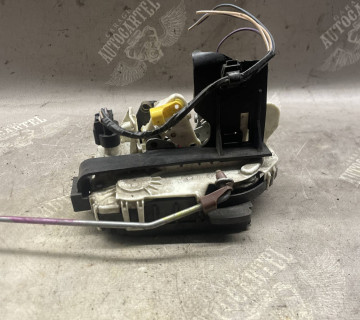 Замок дверей передньої правої Dodge Caliber p04589416ag