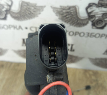 Замок дверки передня ліва Volkswagen Passat B-5 , Golf 4 , Bora, 8 PIN C6X1837013H