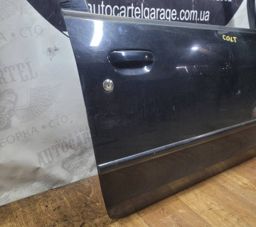 Двері передні праві Mitsubishi Colt VI 3D 2100000362516