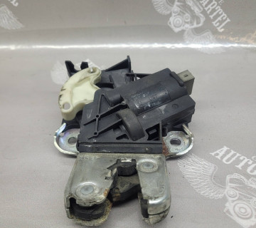 4f5827505d замок кришки багажника audi a6c6, VOLKSWAGEN Passat CC