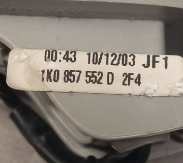 Козирьок сонцезахисний правий VW GOLF V 1k0857552d