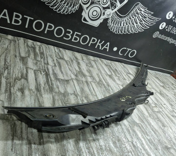 2038300813 Декоративна накладка під лобове скло жабо Mercedes w203