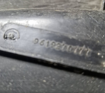 9619270777 Декоративна накладка під лобове скло жабо праве Peugeot Partner 1996-2015