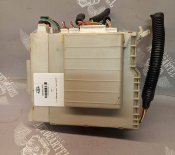 82730-53021 Блок запобіжників салонний правий Lexus is 220D/250