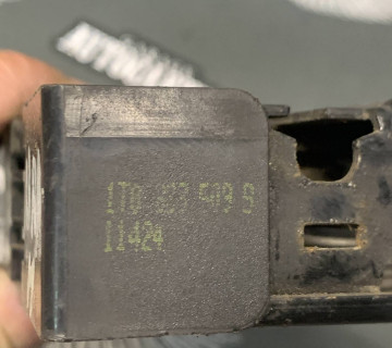 1t0823509b Замок капота Volkwagen Touran 2003-2010