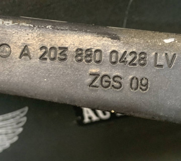Петля капота права Mercedes-Benz C-Class W203 A2038800428