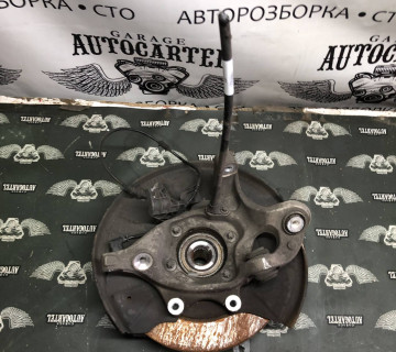 Цапфа ліва Mercedes C-class (W204) 2007-2015 A2043570106
