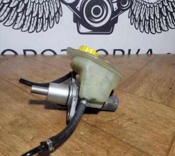 Головний гальмфвний циліндр audi a4 b5 2435