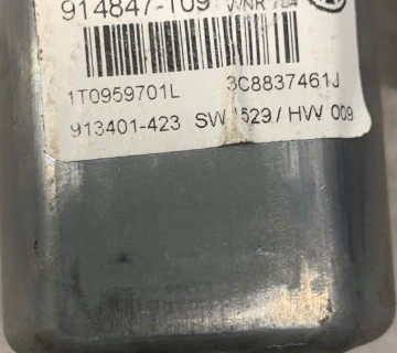Моторчик склопідйомника правый перед VW Passat CC 1t0959701l