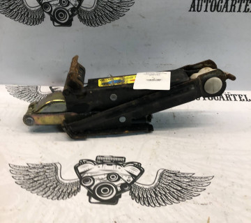 Домкрат підіймач Volkswagen golf 3 vag 357011031