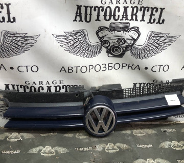 Решітка радіатора VW Golf 4 (1997-2005) 1J0853655G