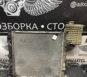 Радіатор охолодження Mercedes Vito W638 21875373 Під АКПП