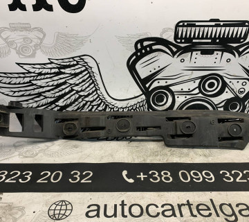 Кронштейн кріплення заднього бампера лівий VW GOLF V 1k9807393