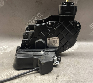 Замок задніх правих дверей Ford Kuga mk1 8v4a-s26412-ea