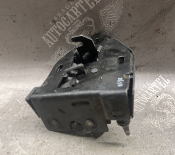 Замок нижній двері задньої правої Renault Trafic Opel Vivaro 198009182