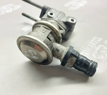 Клапан EGR Volkswagen Golf 4 1.6 MPi 06A131351B