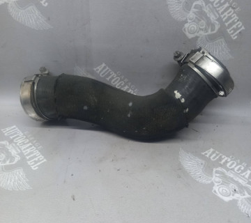 Патрубок інтеркулера AUDI A6 C6 ,3.0tdi 4F0145709H