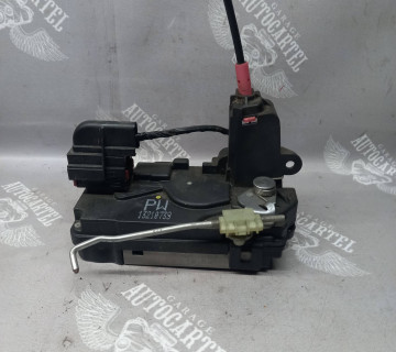 Замок задньої правої дверки 5 pin Opel Astra H Hatchback Opel Astra H Caravan Opel Zafira B 13210739
