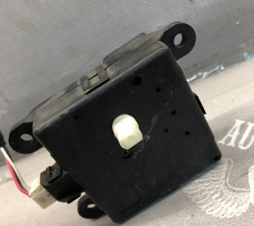 Моторчик заслонки печки Renault Laguna 3 52410555 52410653 52410599 52410601