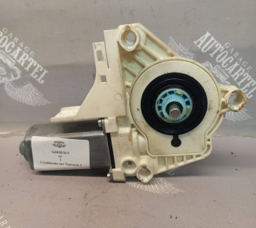 1k0959701l Моторчик склопідйомника лівий передній Volkswagen Passat B6 2005-2010