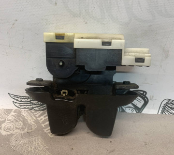 Замок кришки багажника Nissan Primera P12 90502AV710