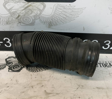Патрубок VW Passat CC Passat B7 Audi a3 1k0129684p