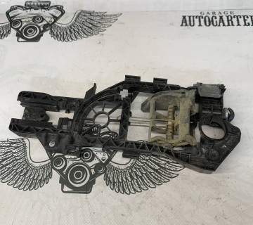Ручка кронштейн передня права VOLKSWAGEN PASSAT B6 3c0837886g