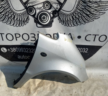 Крило переднє праве Mercedes w168. 21858314