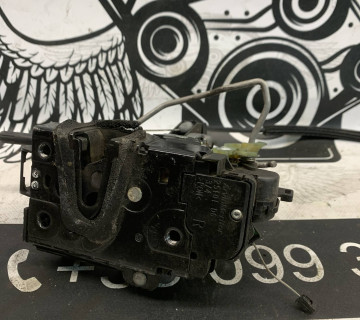 Замок дверей передньої правої VW Caddy 3 3b1837016br