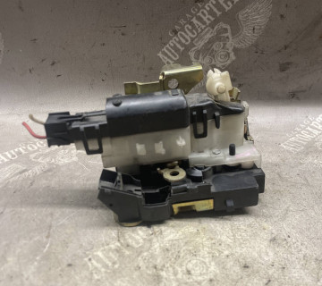 Замок дверей лівої зсувної електро Renault Kangoo 1 8200051735