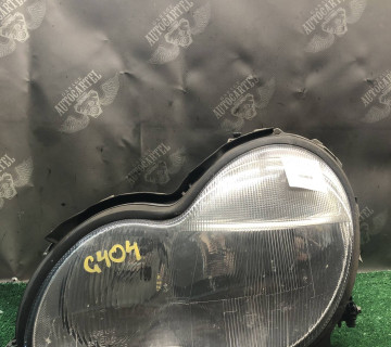 Фара передня ліва MERCEDES-BENZ C-CLASS W203 A2038200161 21110689