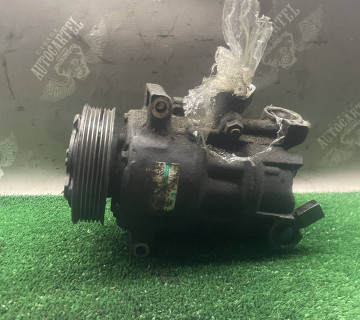 Компресор кондиціонера VW Passat B7 Golf 6 1.6tdi 5n0820803c