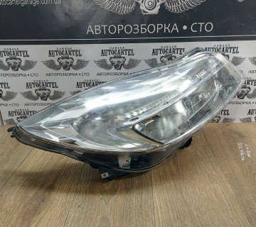 Фара права галоген Opel Insignia A 13226781RH