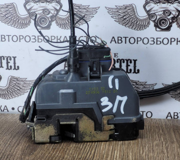 Замок двері задньої правої RENAULT SCENIC 2 8200119332