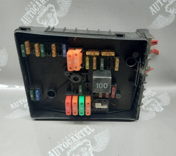 1k0937125 Блок запобіжників Skoda Octavia Volkswagen Caddy 3 (A5) 2004-2013