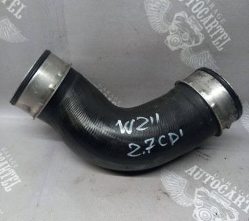 Патрубок інтеркулера верхній лівий Mercedes W211 2002-2009 2.7cdi a2115282582