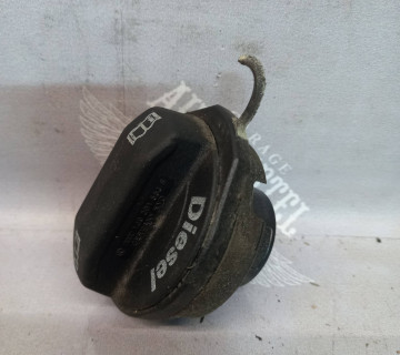 Кришка бака vag VW Golf V 2003-2009 1j0201553s