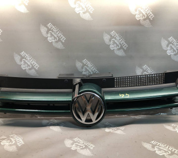 Решітка радіатора Volkswagen Golf 4 (1J0853651G) 21481314