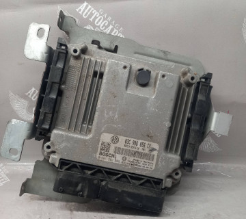 Блок керування двигуном VW Golf 5 1.6 16V FSI 2003-2008 03c906056ck
