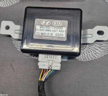 95700-1h200 Блок управління парктрониками kia ceed 1 2006—2012