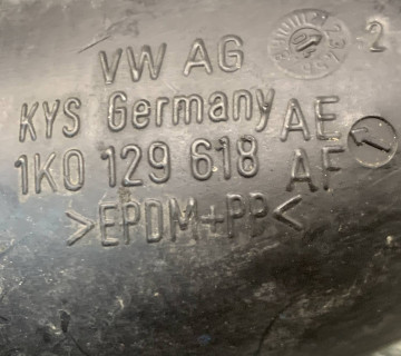 Патрубок повітряного фільтра Volkswagen Golf 5, Skoda Octavia A5 1.9-2.0TDI 1k0129618af