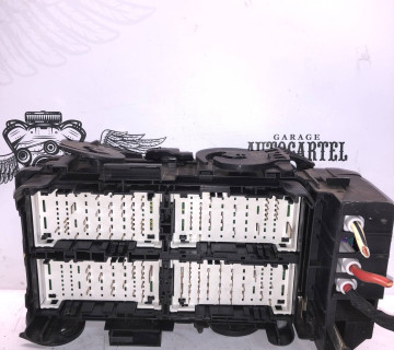 Opel Insignia B 2017- Buick Regal корпус блок запобіжників 39116633