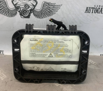 Подушка безпеки пасажир у торпедо Airbag Citroen C3 Picasso 9682894380