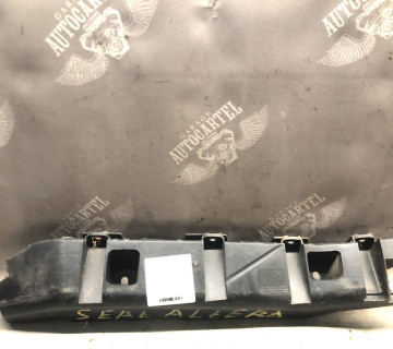 Кронштейн кріплення заднього бампера правий Seat Altea 5P8807376